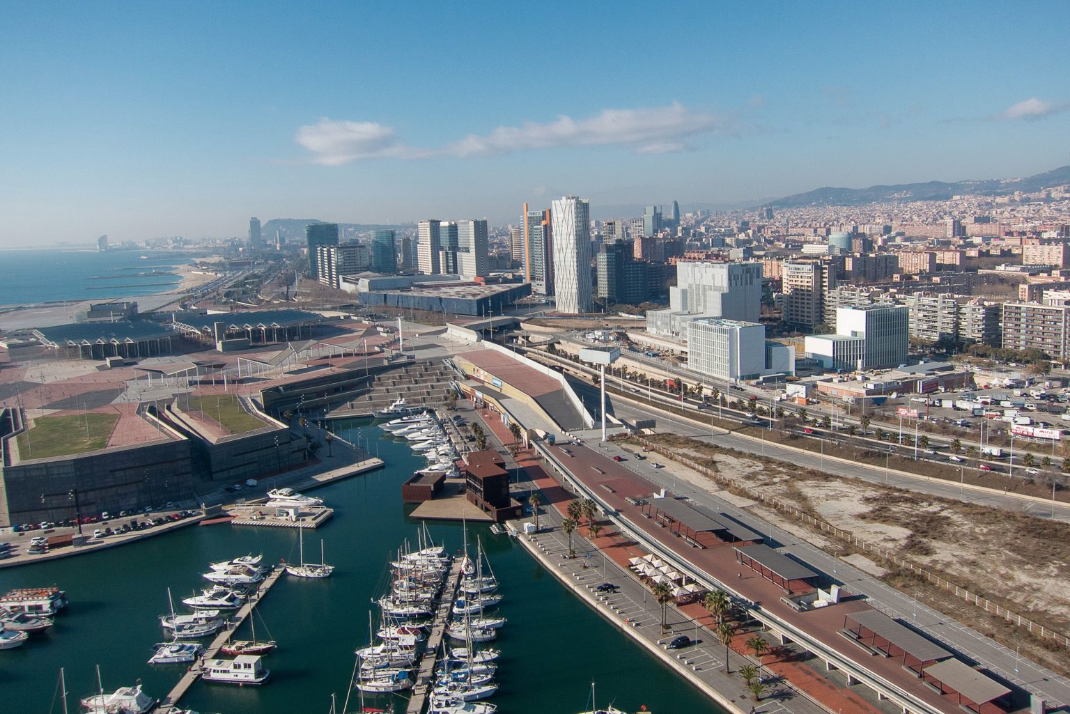 BarcelonaCatalonia Openforbusiness PlaBesos01